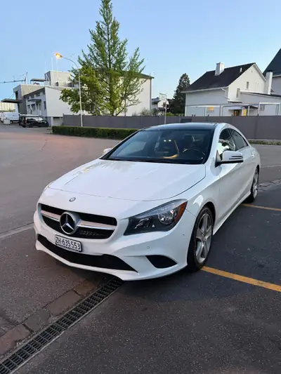 Mercedes-Benz CLA 250 — Berline sportive 2018, toit panoramique et 8-fach équipée — vue extérieure