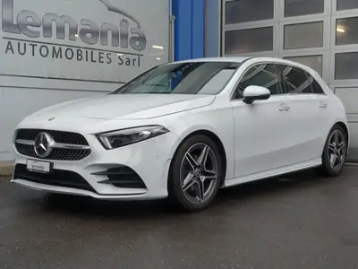 Mercedes-Benz Classe A 200 Style — Berline compacte premium, 49 900 km seulement — side view