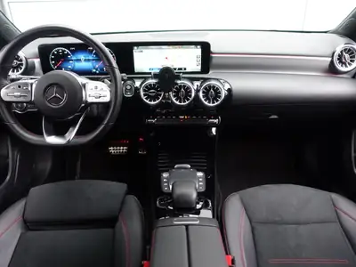 Mercedes-Benz Classe A 200 Style — Berline compacte premium, 49 900 km seulement — Thumbnail 11
