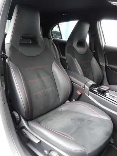 Mercedes-Benz Classe A 200 Style — Berline compacte premium, 49 900 km seulement — Thumbnail 10