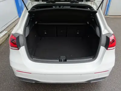 Mercedes-Benz Classe A 200 Style — Berline compacte premium, 49 900 km seulement — Thumbnail 16