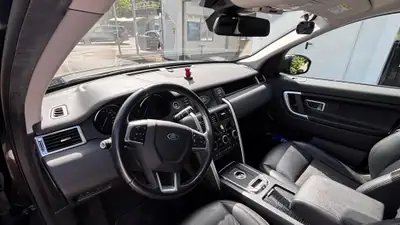 Land Rover Discovery Sport 2.0 Si4 SE — 7 places, tout-terrain polyvalent, première main — vista esterna