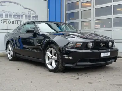Ford Mustang GT 5.0 Shelby — Muscle car légendaire, 417 ch et boîte manuelle — exterior view
