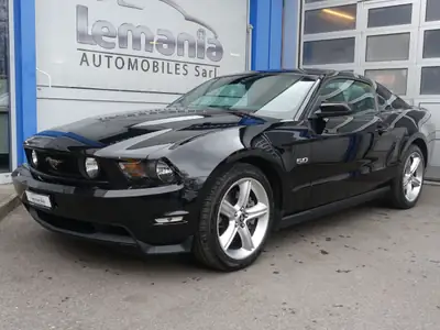 Ford Mustang GT 5.0 Shelby — Muscle car légendaire, 417 ch et boîte manuelle — side view