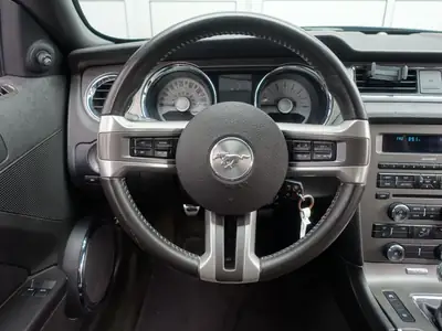 Ford Mustang GT 5.0 Shelby — Muscle car légendaire, 417 ch et boîte manuelle — Thumbnail 12