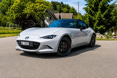 Mazda MX-5 2.0 Liter 184 PS Homura — Roadster cabriolet sportif, entretien complet — Seitenansicht