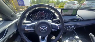 Mazda MX-5 2.0 Liter 184 PS Homura — Roadster cabriolet sportif, entretien complet — Armaturenbrett
