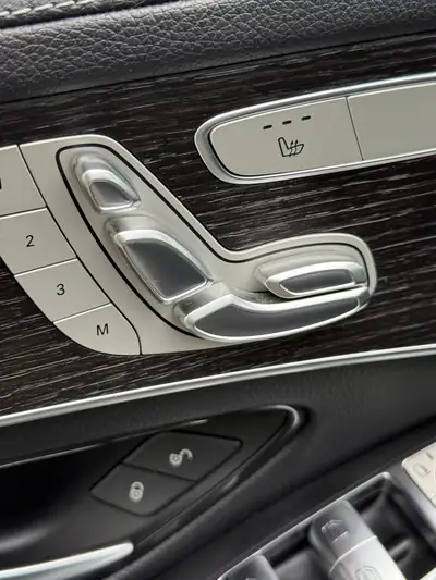 Mercedes-Benz GLC Coupé 220 d AMG Line — Diesel 4Matic, design coupé premium — Thumbnail 7