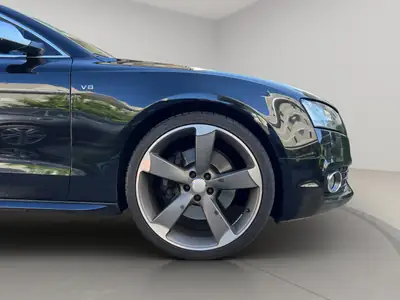 Audi S5 Coupé 4.2 V8 FSI — Coupé sport allemand, motorisation prestigieuse — Miniatur 7