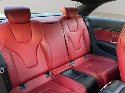 Audi S5 Coupé 4.2 V8 FSI — Coupé sport allemand, motorisation prestigieuse — Miniatur 12