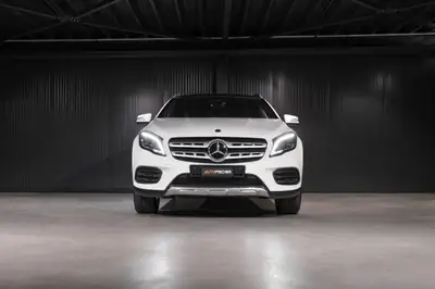 Mercedes-Benz GLA 220 AMG Line — SUV polyvalent, 4Matic, toit panoramique — rear view