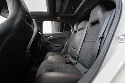 Mercedes-Benz GLA 220 AMG Line — SUV polyvalent, 4Matic, toit panoramique — Thumbnail 12