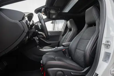 Mercedes-Benz GLA 220 AMG Line — SUV polyvalent, 4Matic, toit panoramique — Thumbnail 10