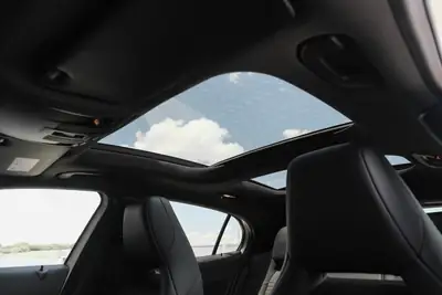 Mercedes-Benz GLA 220 AMG Line — SUV polyvalent, 4Matic, toit panoramique — Thumbnail 21