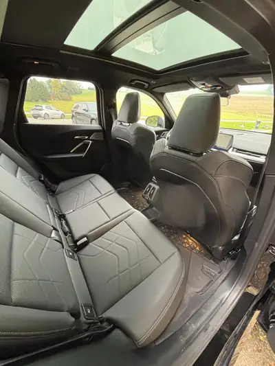 BMW X1 30e xDrive 2025 — SUV hybride rechargeable, 27'000 km, garantie constructeur 5 ans — détail