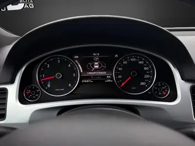 VW Touareg 3.0 TDI — SUV prestige diesel, entretien à jour et contrôle technique OK — Miniature 12