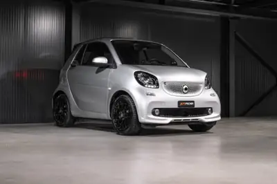 Smart Fortwo Cabriolet Urbanshadow — Petit roadster urbain automatique, 23'100 km — dashboard