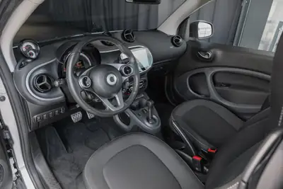 Smart Fortwo Cabriolet Urbanshadow — Petit roadster urbain automatique, 23'100 km — Thumbnail 12