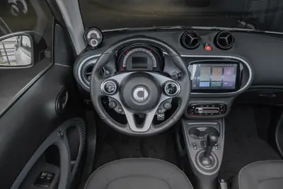Smart Fortwo Cabriolet Urbanshadow — Petit roadster urbain automatique, 23'100 km — Thumbnail 15