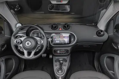 Smart Fortwo Cabriolet Urbanshadow — Petit roadster urbain automatique, 23'100 km — Thumbnail 14