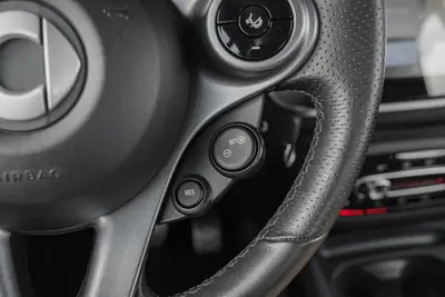 Smart Fortwo Cabriolet Urbanshadow — Petit roadster urbain automatique, 23'100 km — Thumbnail 21