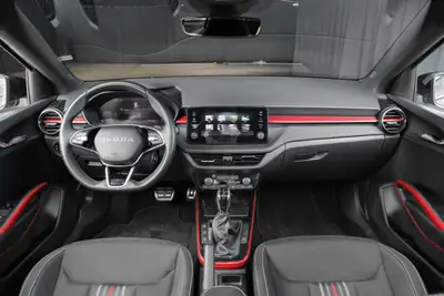 Skoda Fabia 1.5 TSI Monte Carlo — Citadine dynamique, garantie 5 ans, très faible kilométrage — Miniatura 15