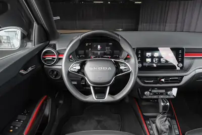 Skoda Fabia 1.5 TSI Monte Carlo — Citadine dynamique, garantie 5 ans, très faible kilométrage — Miniatura 16