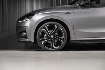 Skoda Fabia 1.5 TSI Monte Carlo — Citadine dynamique, garantie 5 ans, très faible kilométrage — Miniatura 27