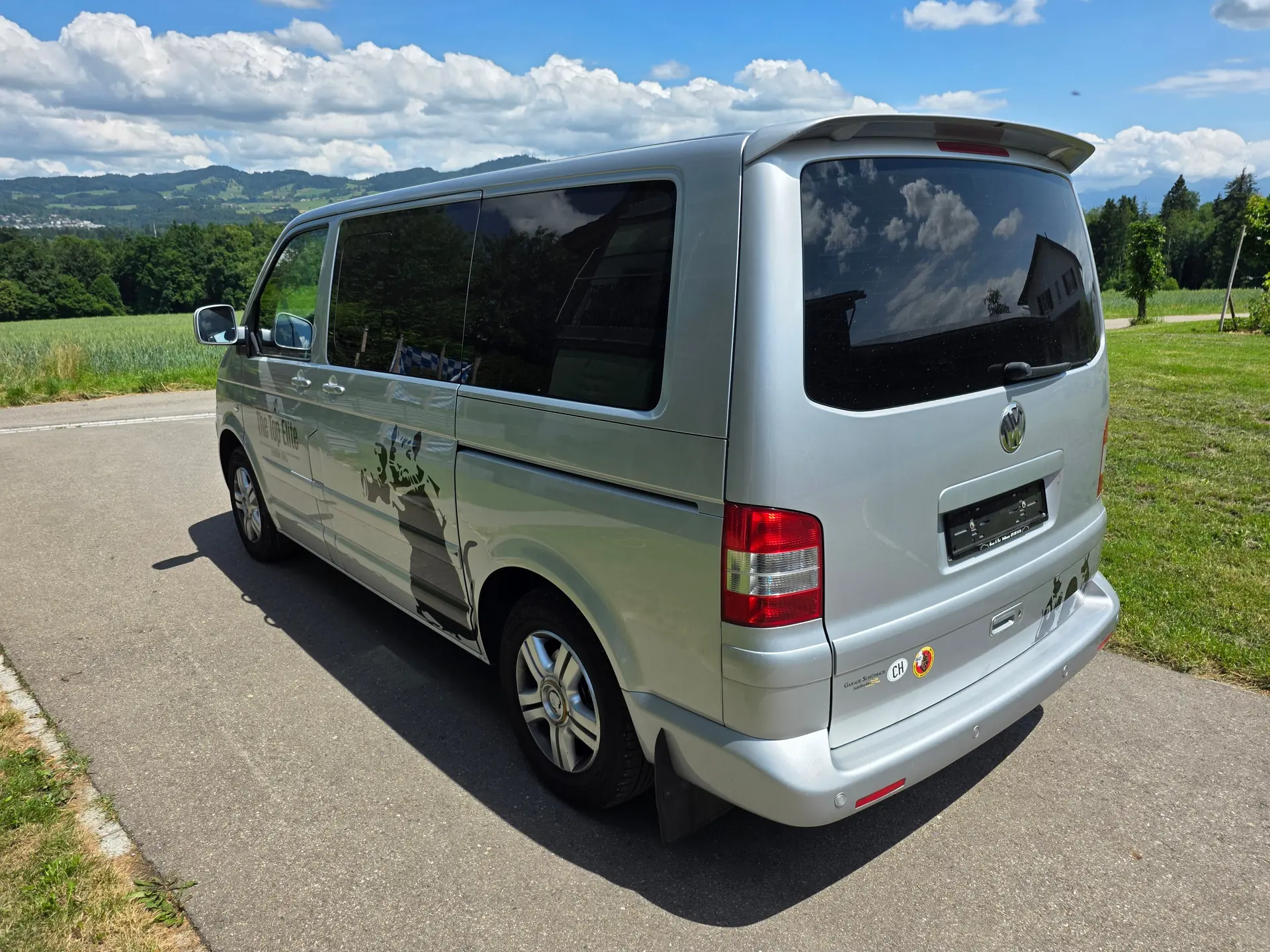 VW T5 Highline — Utilitaire premium diesel, spacieux et fiable — vista esterna