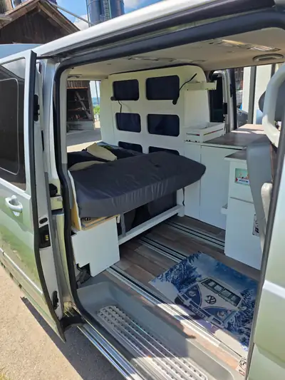 VW T5 Highline — Utilitaire premium diesel, spacieux et fiable — Miniatura 10