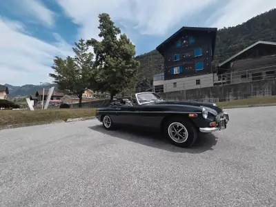MG B Roadster 1974 — Icône British Racing Green, roadster vintage authentique — Außenansicht