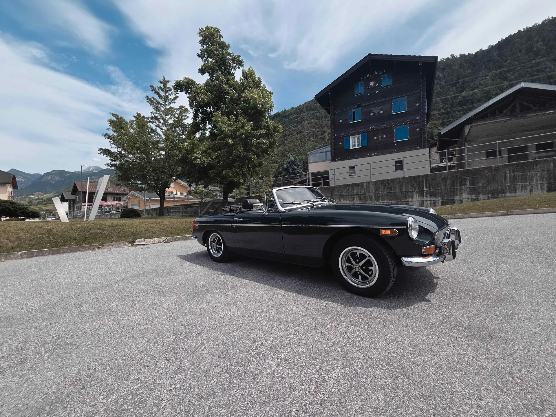 MG B Roadster 1974 — Icône British Racing Green, roadster vintage authentique — Außenansicht