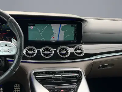 Mercedes-AMG GT 63 S 4MATIC+ — Coupé performance 639 ch, transmission intégrale — Miniature 13