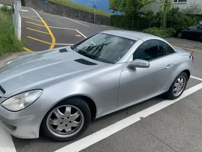 Mercedes-Benz SLK 200 Kompressor — Cabriolet sportif 2004, élégance intemporelle — Außenansicht