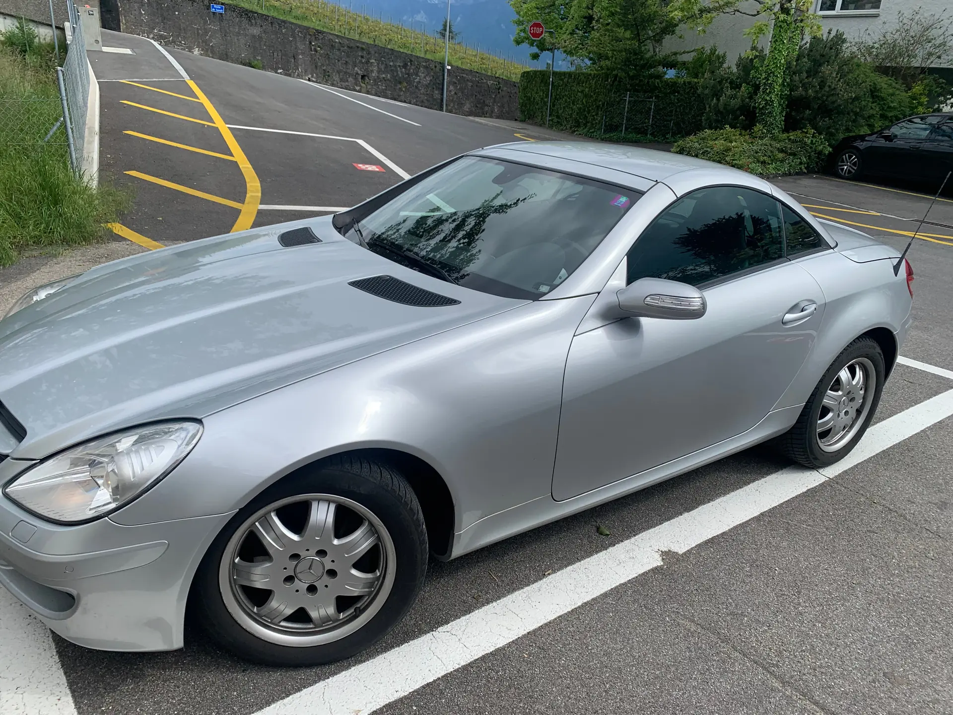 Mercedes-Benz SLK 200 Kompressor — Cabriolet sportif 2004, élégance intemporelle — Außenansicht