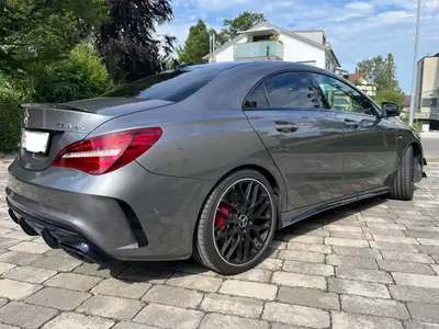 Mercedes-Benz CLA 45 AMG — Berline sportive haute performance, 88 800 km — Armaturenbrett