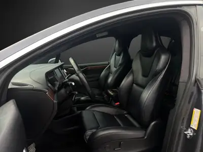 Tesla Model X Performance Ludicrous 4x4 — 796 ch, 7 places, électrique haute performance — Thumbnail 7