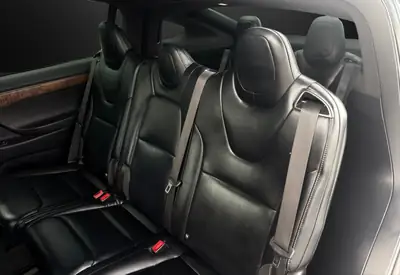Tesla Model X Performance Ludicrous 4x4 — 796 ch, 7 places, électrique haute performance — Thumbnail 15