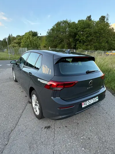 VW Golf 1.0 eTSI mHEV DSG — Citadine hybride économe, 68 500 km seulement — côté