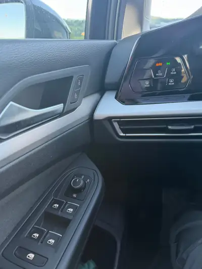 VW Golf 1.0 eTSI mHEV DSG — Citadine hybride économe, 68 500 km seulement — Miniature 7