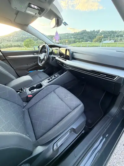 VW Golf 1.0 eTSI mHEV DSG — Citadine hybride économe, 68 500 km seulement — Miniature 8
