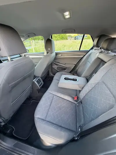 VW Golf 1.0 eTSI mHEV DSG — Citadine hybride économe, 68 500 km seulement — Miniature 9