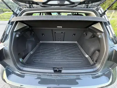 VW Golf 1.0 eTSI mHEV DSG — Citadine hybride économe, 68 500 km seulement — Miniature 11