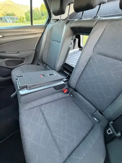 VW Golf 1.0 eTSI mHEV DSG — Citadine hybride économe, 68 500 km seulement — Miniature 10