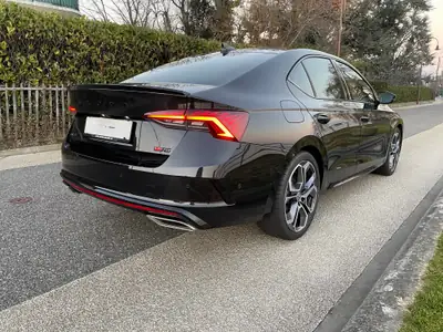 Skoda Octavia 2.0 TDI RS DSG — Berline sportive diesel, 81'000 km, sans sinistre — Seitenansicht