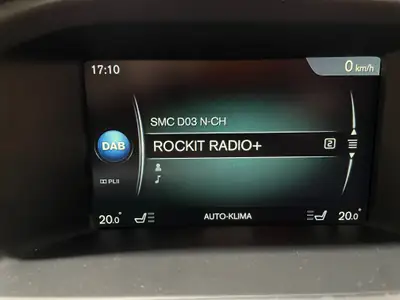 Volvo V60 D4 AWD R-Design — Break premium polyvalent, transmission intégrale et toit panoramique — Miniature 17