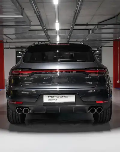 Porsche Macan PDK 245 ch — SUV sportif certifié, garantie Porsche jusqu'en 2027 — arrière