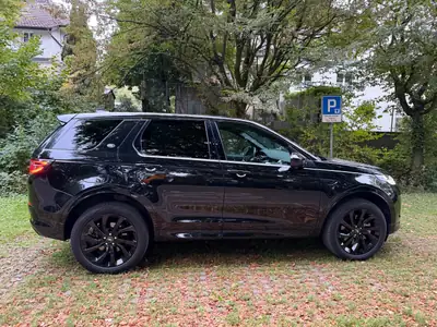 Land Rover Discovery Sport R Dynamics — SUV 7 places, 200 ch, tout-terrain affiré — vista esterna