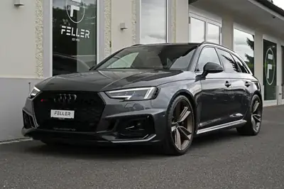 Audi RS4 Avant 2.9 TFSI — Break sportif 450 ch, équipé haut de gamme — side view