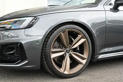 Audi RS4 Avant 2.9 TFSI — Break sportif 450 ch, équipé haut de gamme — detail
